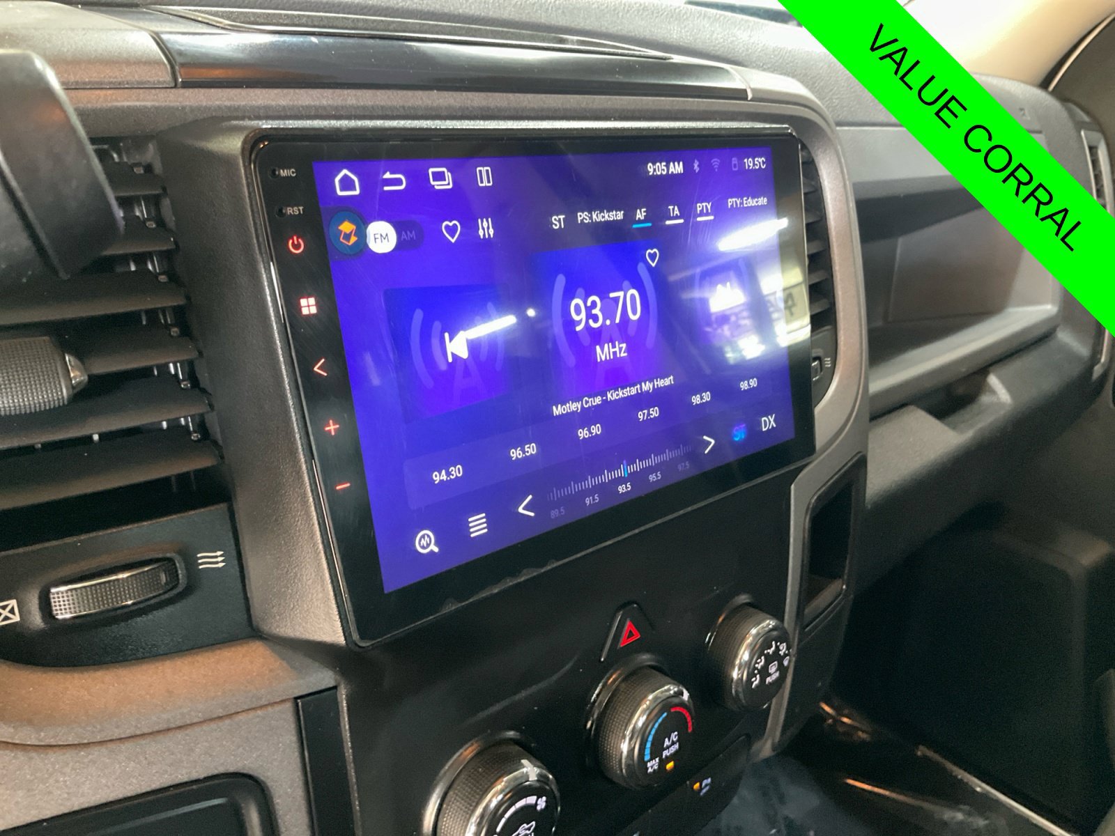 Used 2015 RAM 2500 Tradesman w/ Chrome Appearance Group AWD/4WD image 32