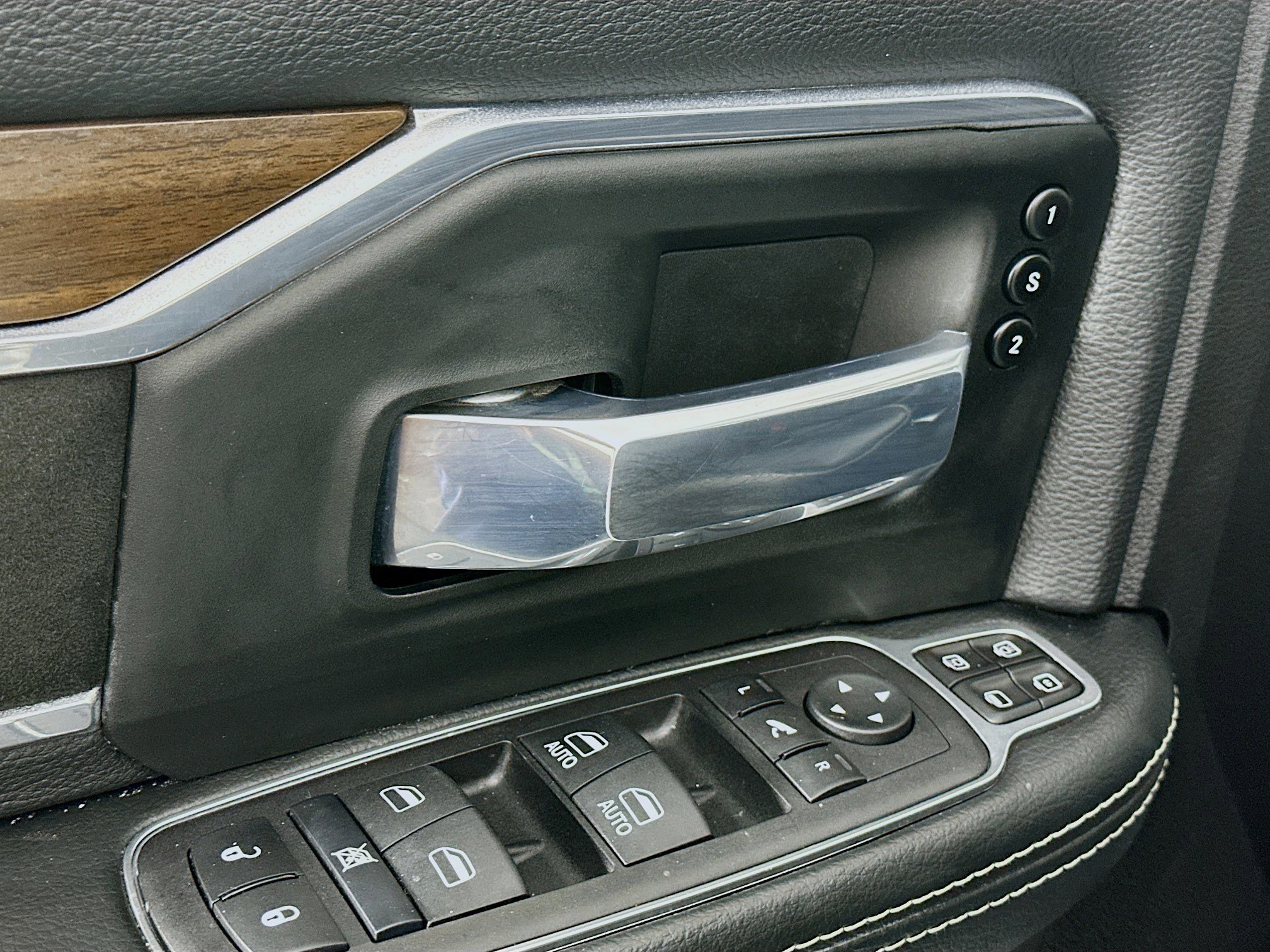 Used 2024 RAM 2500 Laramie image 15