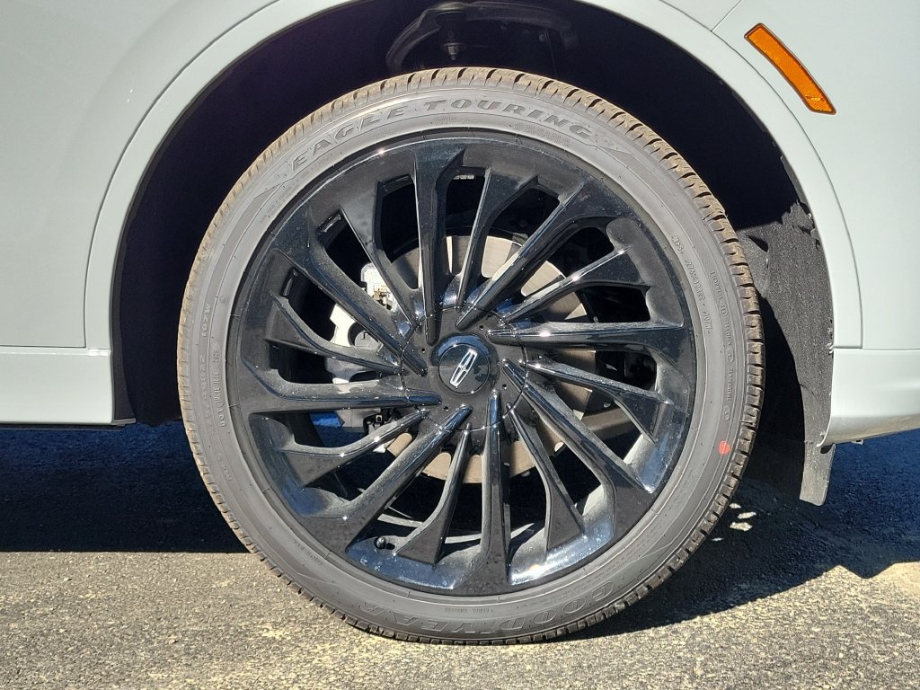 New 2027 Lincoln Aviator Reserve w/ Jet Appearance Package AWD/4WD image 9
