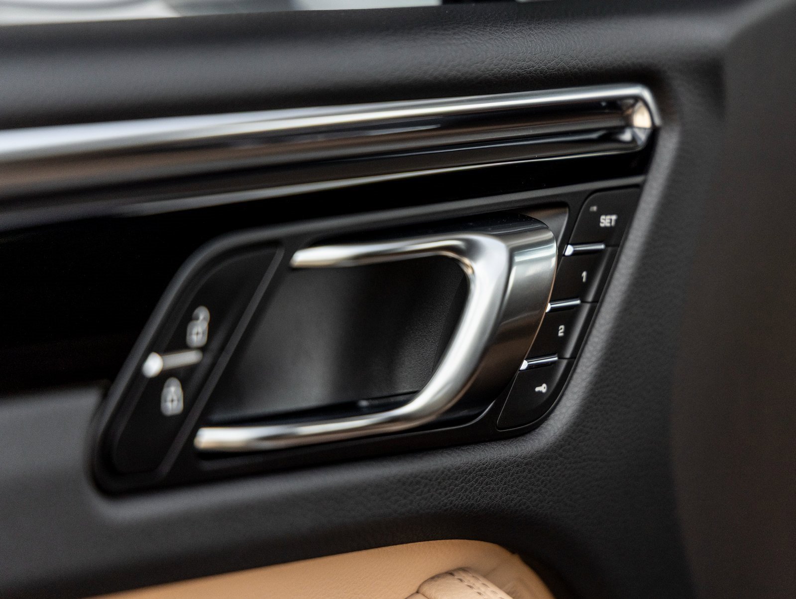 Used 2025 Porsche Macan image 20