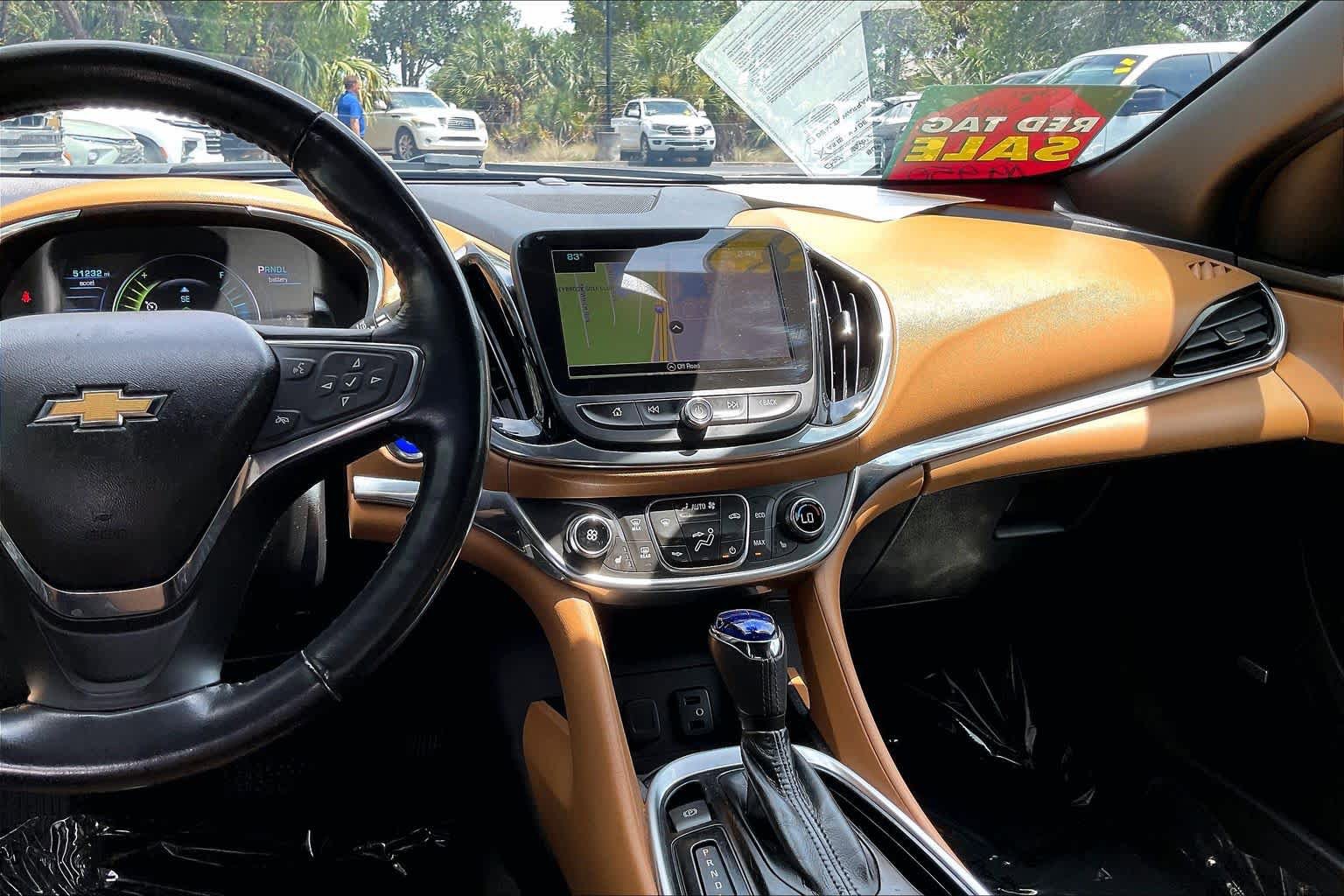 Used 2018 Chevrolet Volt Premier w/ Driver Confidence Package FWD image 7