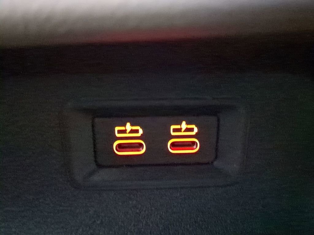 Used 2024 BMW X7 M60i w/ Executive Package image 18