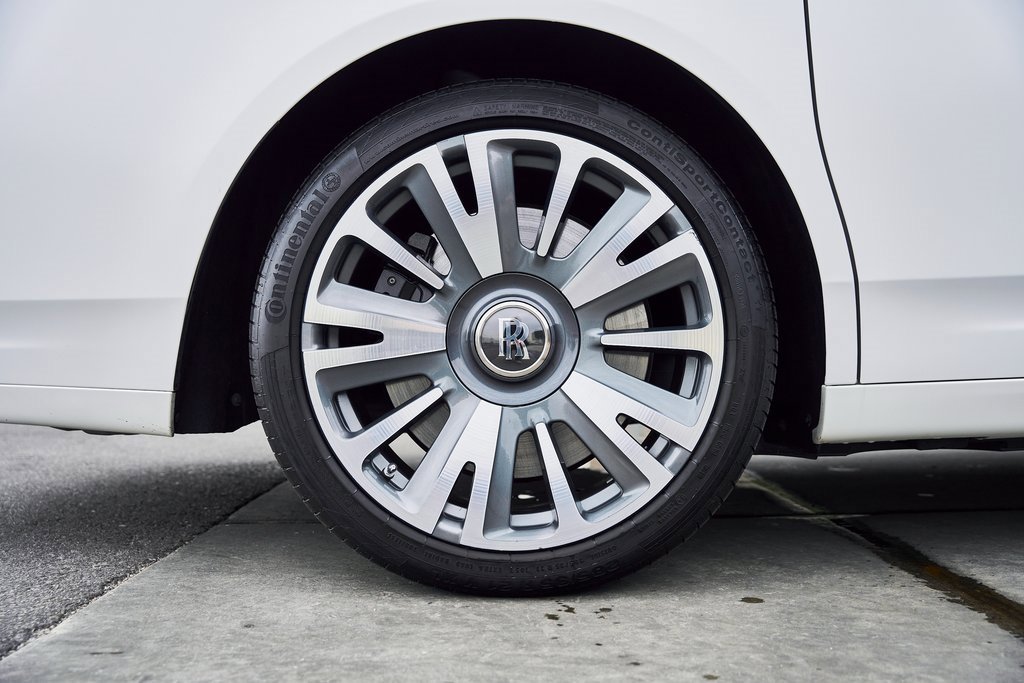 Used 2019 Rolls-Royce Ghost image 19