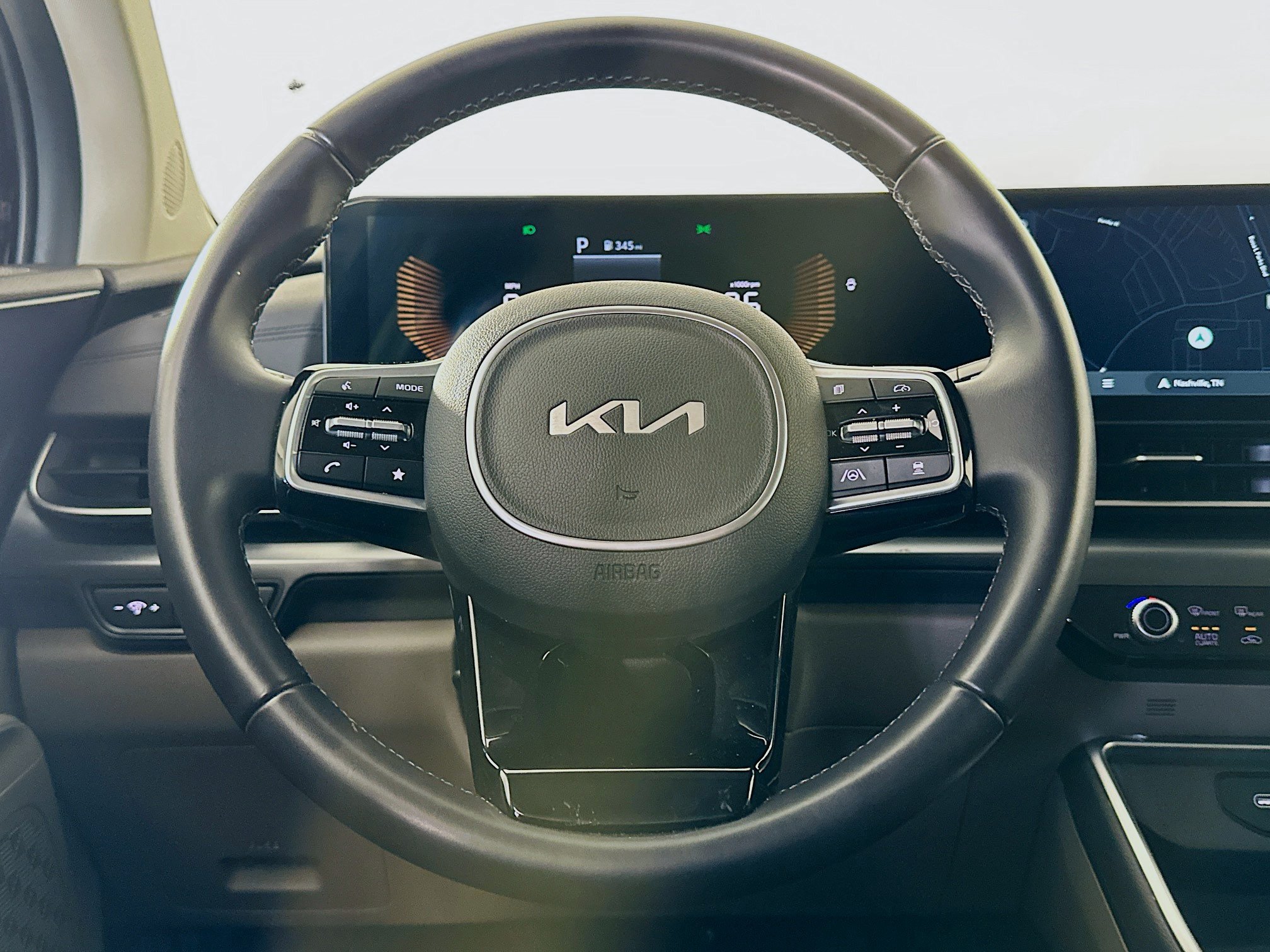 Used 2026 Kia Carnival FWD image 18