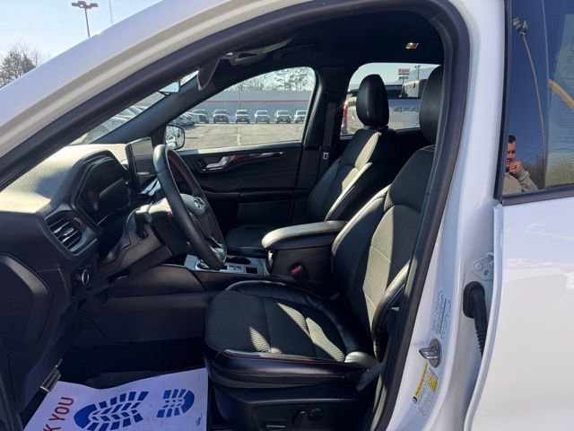 Used 2023 Ford Escape ST-Line w/ Tech Pack #1 image 9