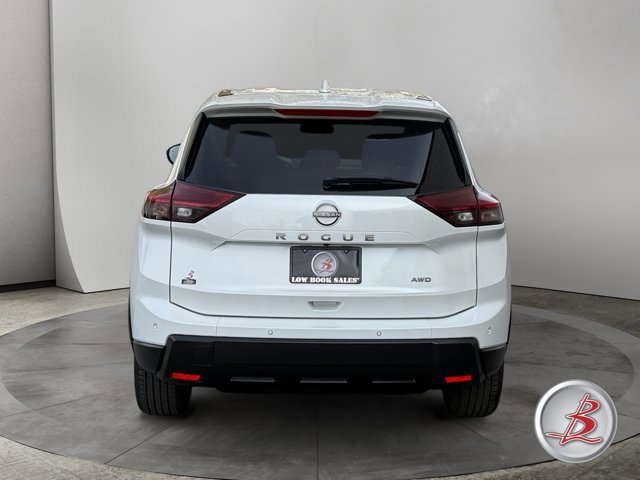 Used 2025 Nissan Rogue SV image 6