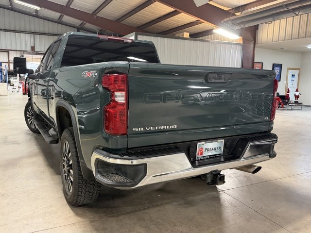 Used 2025 Chevrolet Silverado 2500 LT w/ Convenience Package image 8