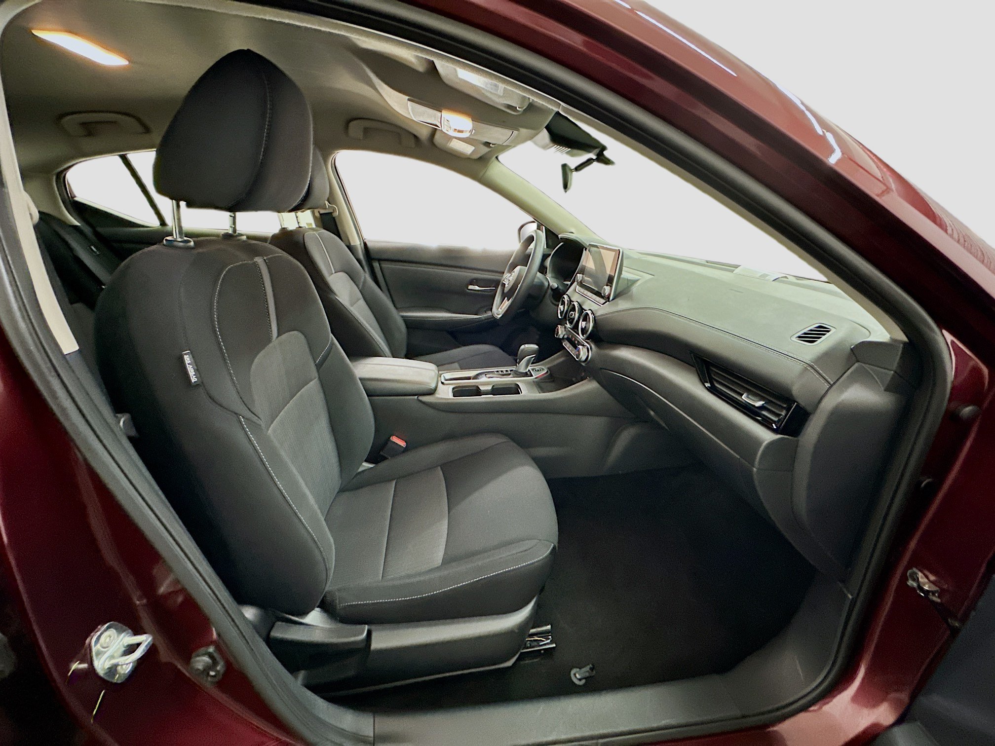 Used 2024 Nissan Sentra SV FWD image 31