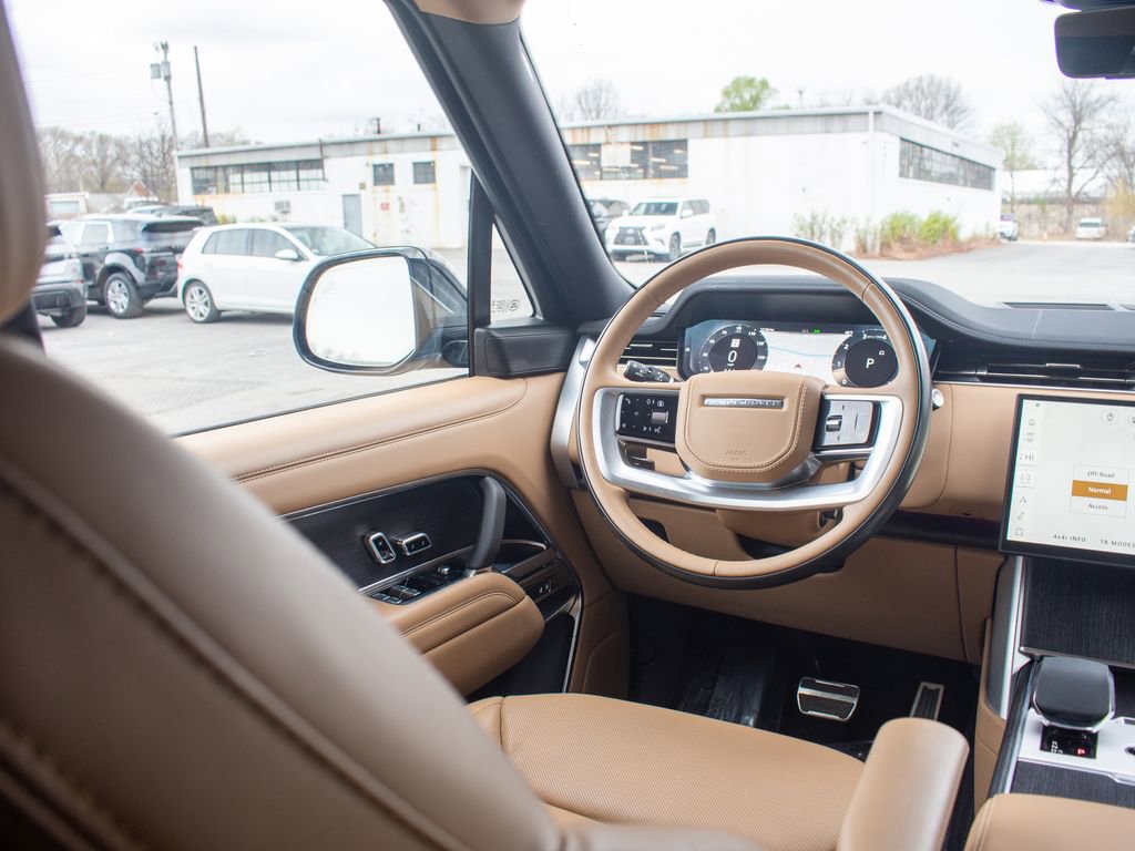 Certified 2024 Land Rover Range Rover SE AWD/4WD image 19