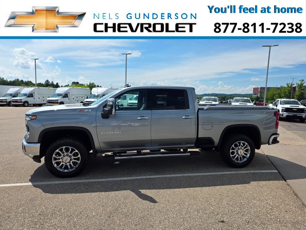 Used 2024 Chevrolet Silverado 2500 LTZ w/ LTZ Premium Package AWD/4WD image 4
