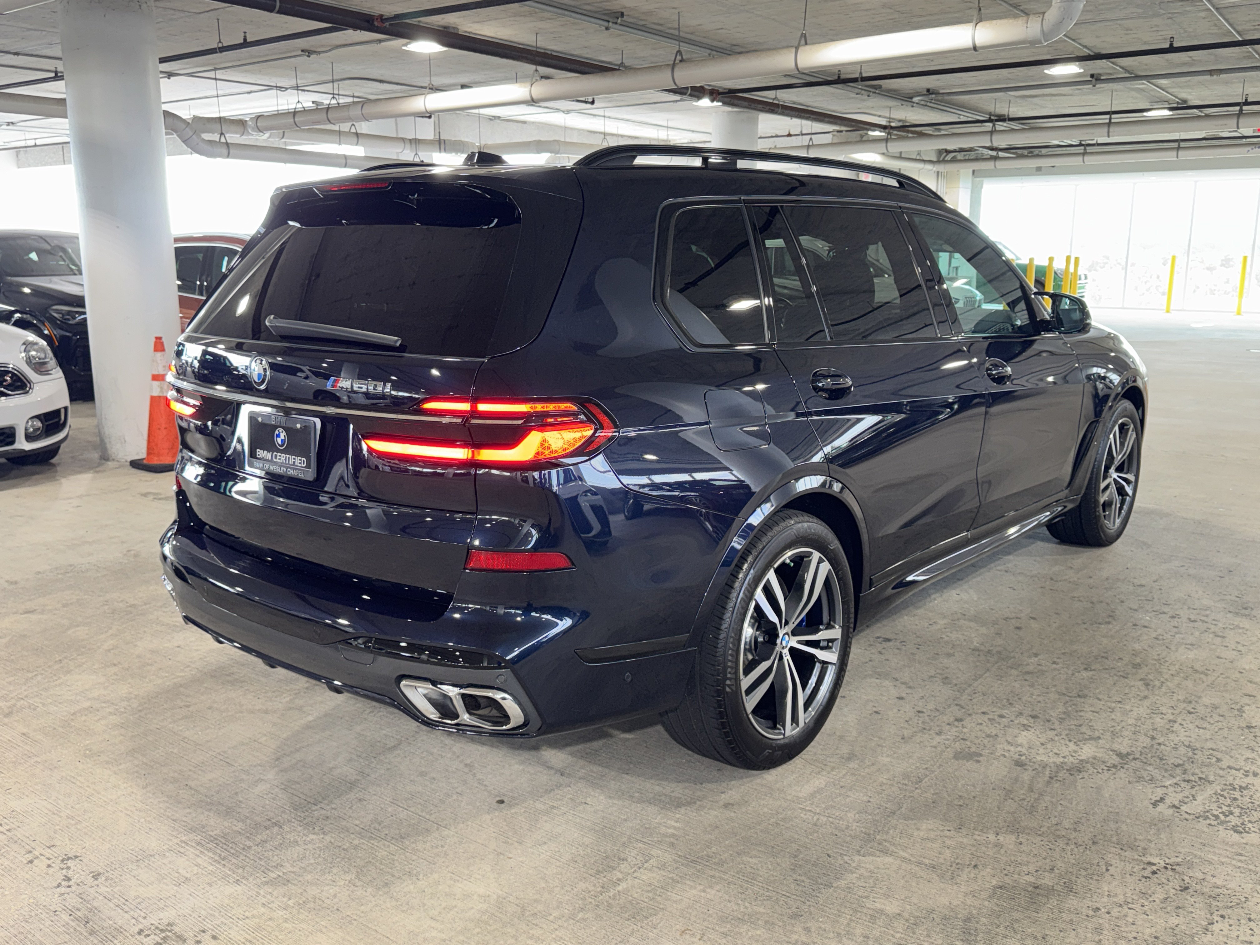 Used 2025 BMW X7 M60i AWD/4WD image 8
