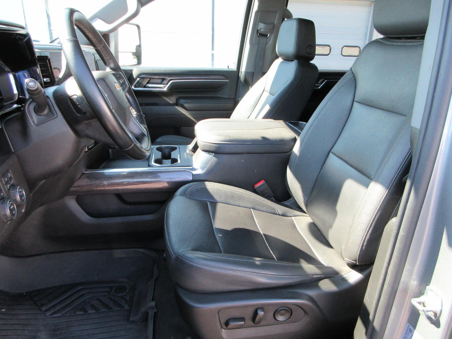 Certified 2024 Chevrolet Silverado 2500 LTZ w/ LTZ Convenience Package AWD/4WD image 10