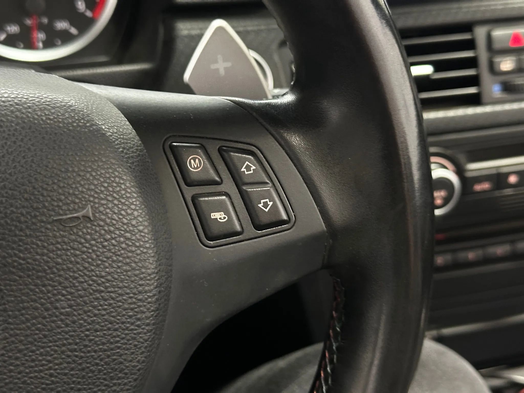 Used 2009 BMW M3 Convertible image 24