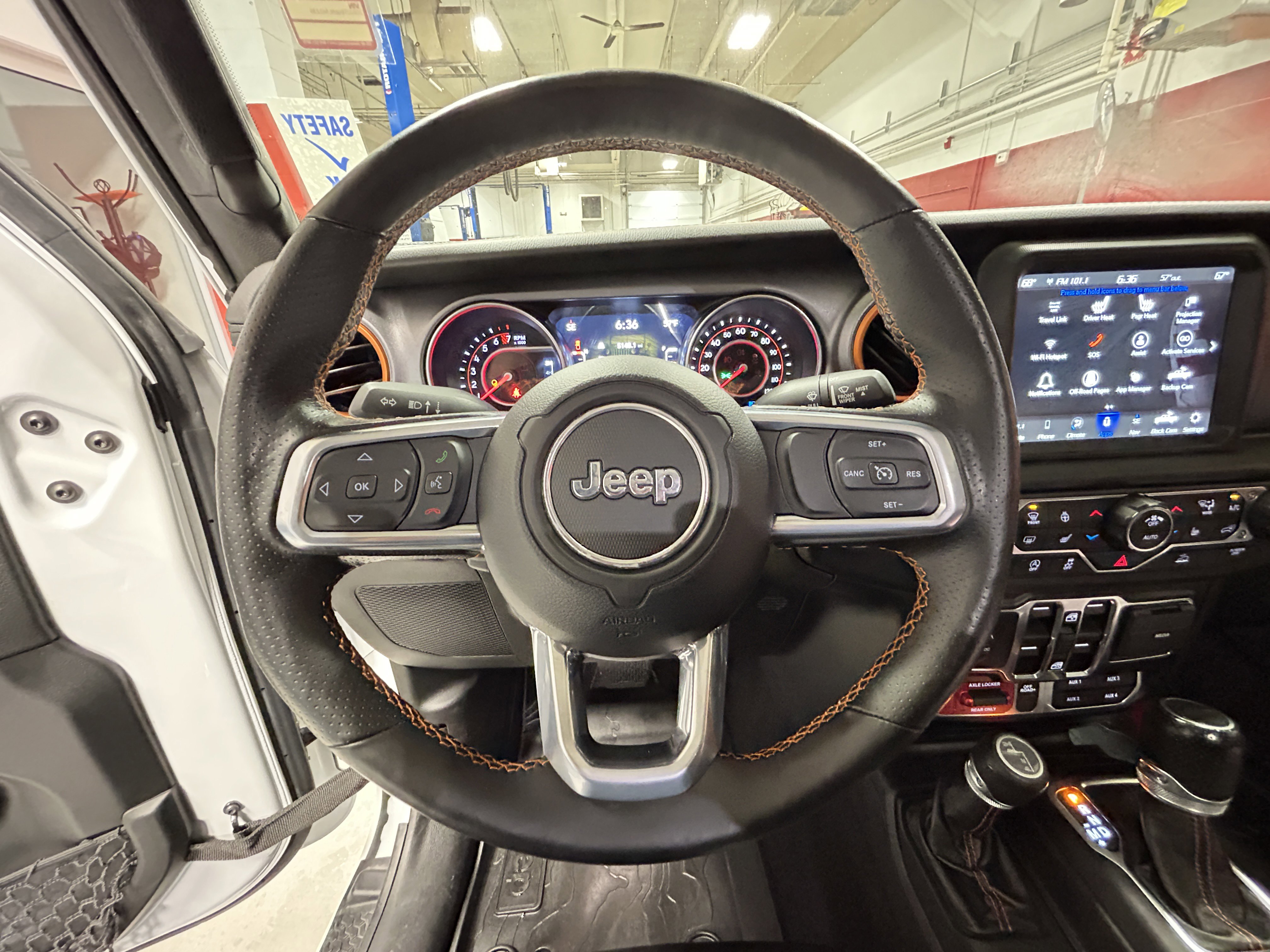 Certified 2021 Jeep Gladiator Mojave AWD/4WD image 24