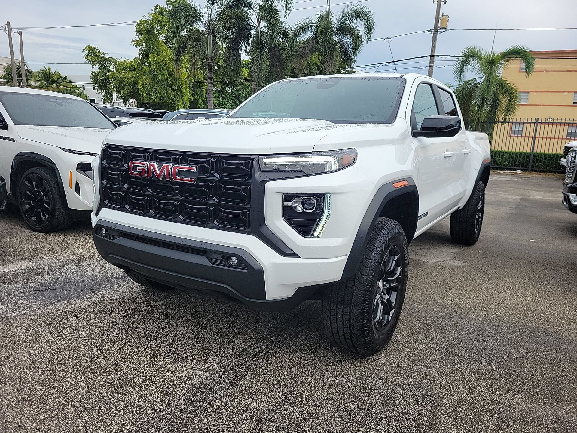Used 2024 GMC Canyon Elevation w/ Convenience Package RWD image 1
