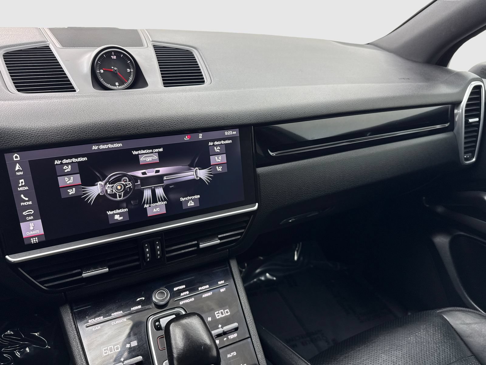 Used 2019 Porsche Cayenne AWD/4WD image 24
