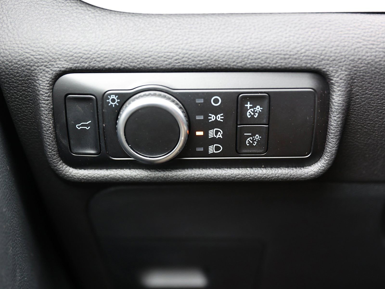 Certified 2023 Ford Explorer XLT image 37