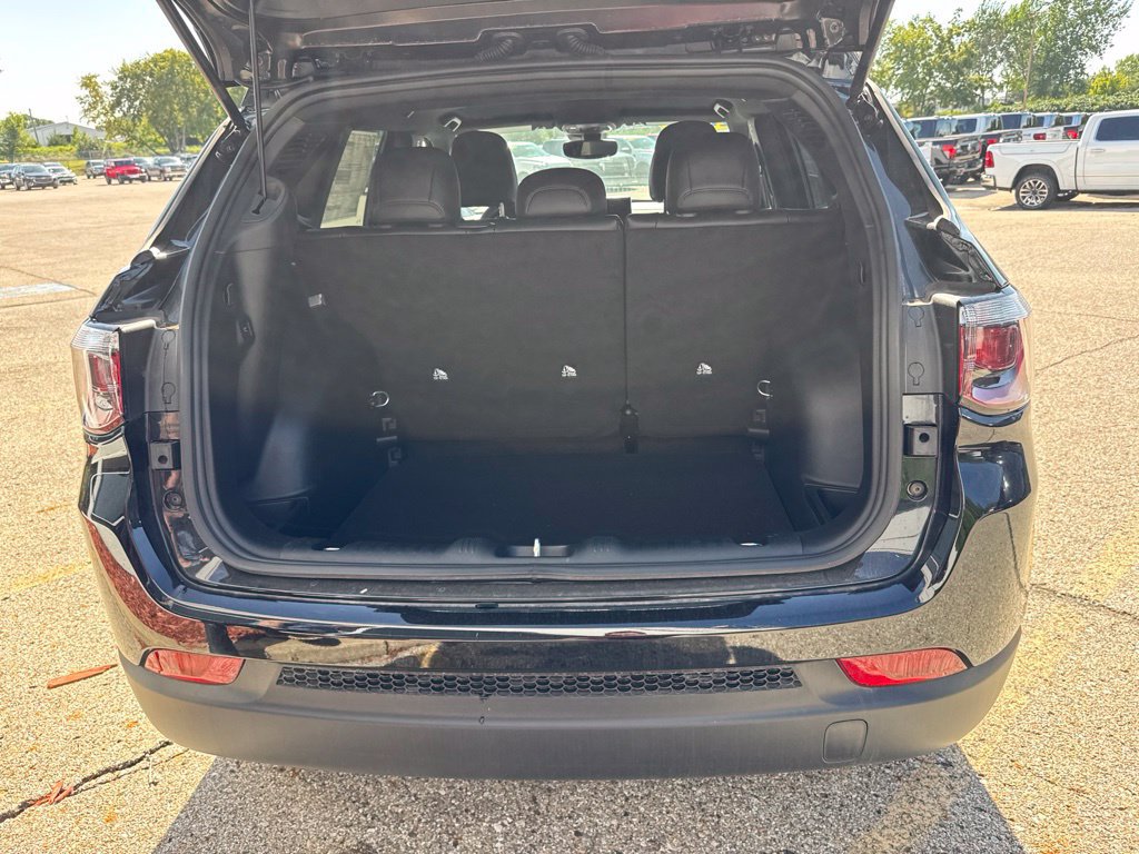 New 2026 Jeep Compass Latitude AWD/4WD image 22