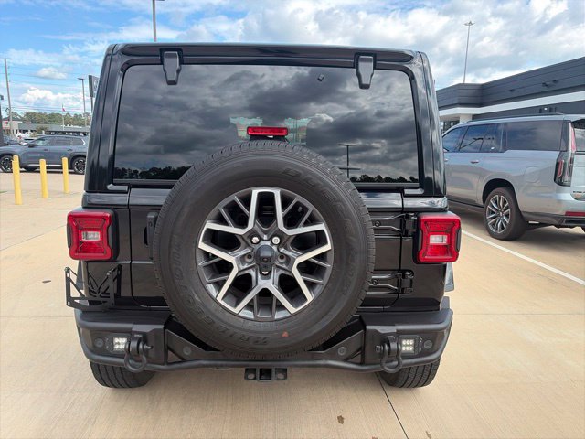Used 2024 Jeep Wrangler Unlimited Sahara w/ Technology Group AWD/4WD image 5