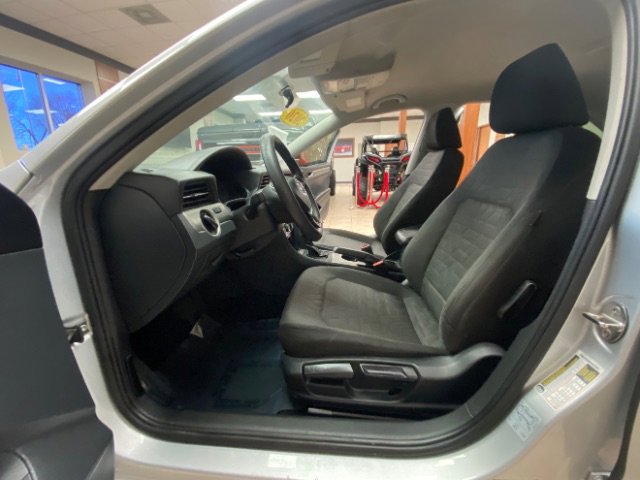 Used 2020 Volkswagen Passat 2.0T S image 20