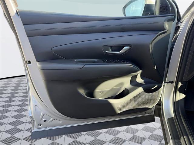 New 2026 Hyundai Tucson Blue SE image 11