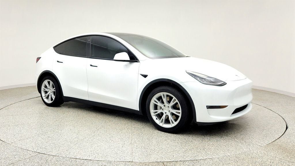 Used 2022 Tesla Model Y Long Range AWD/4WD image 3