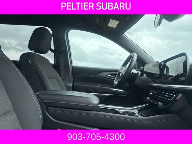 Used 2025 Chevrolet Traverse LT image 10