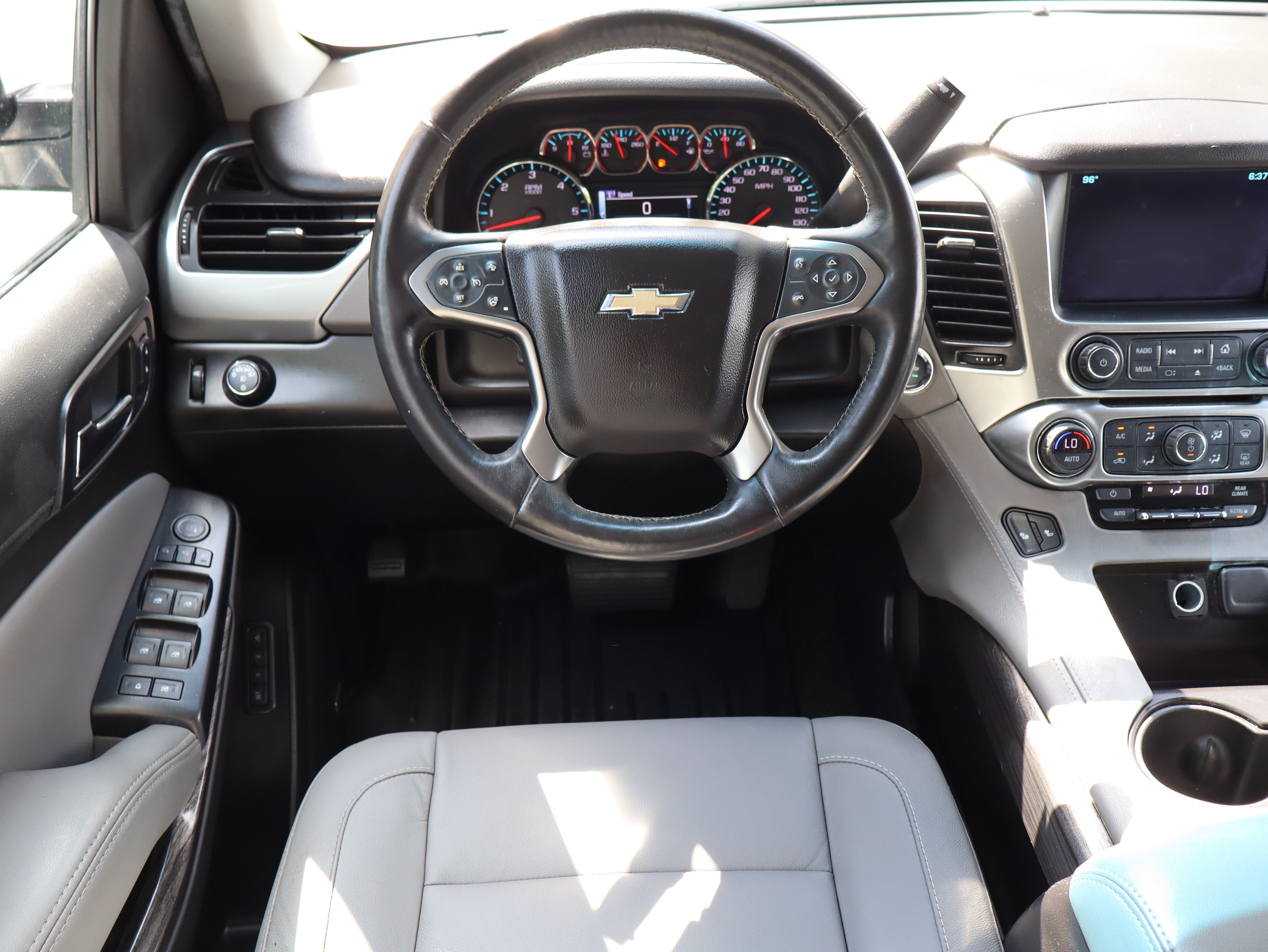 Used 2017 Chevrolet Suburban LT w/ Luxury Package RWD image 17