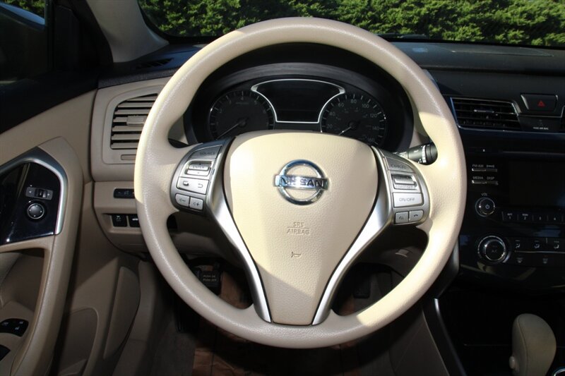 Used 2014 Nissan Altima 2.5 S w/ Display Audio Package FWD image 19
