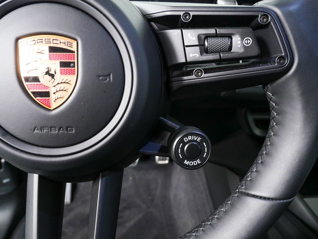 Certified 2026 Porsche Cayenne Coupe image 11