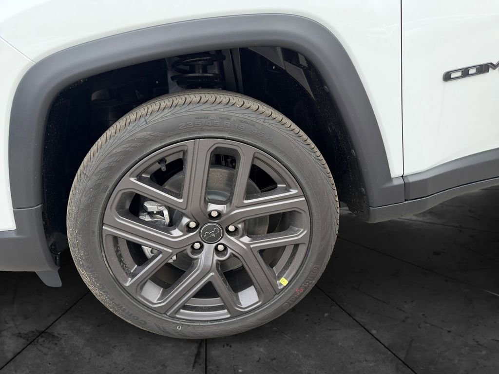 New 2026 Jeep Compass Latitude image 14