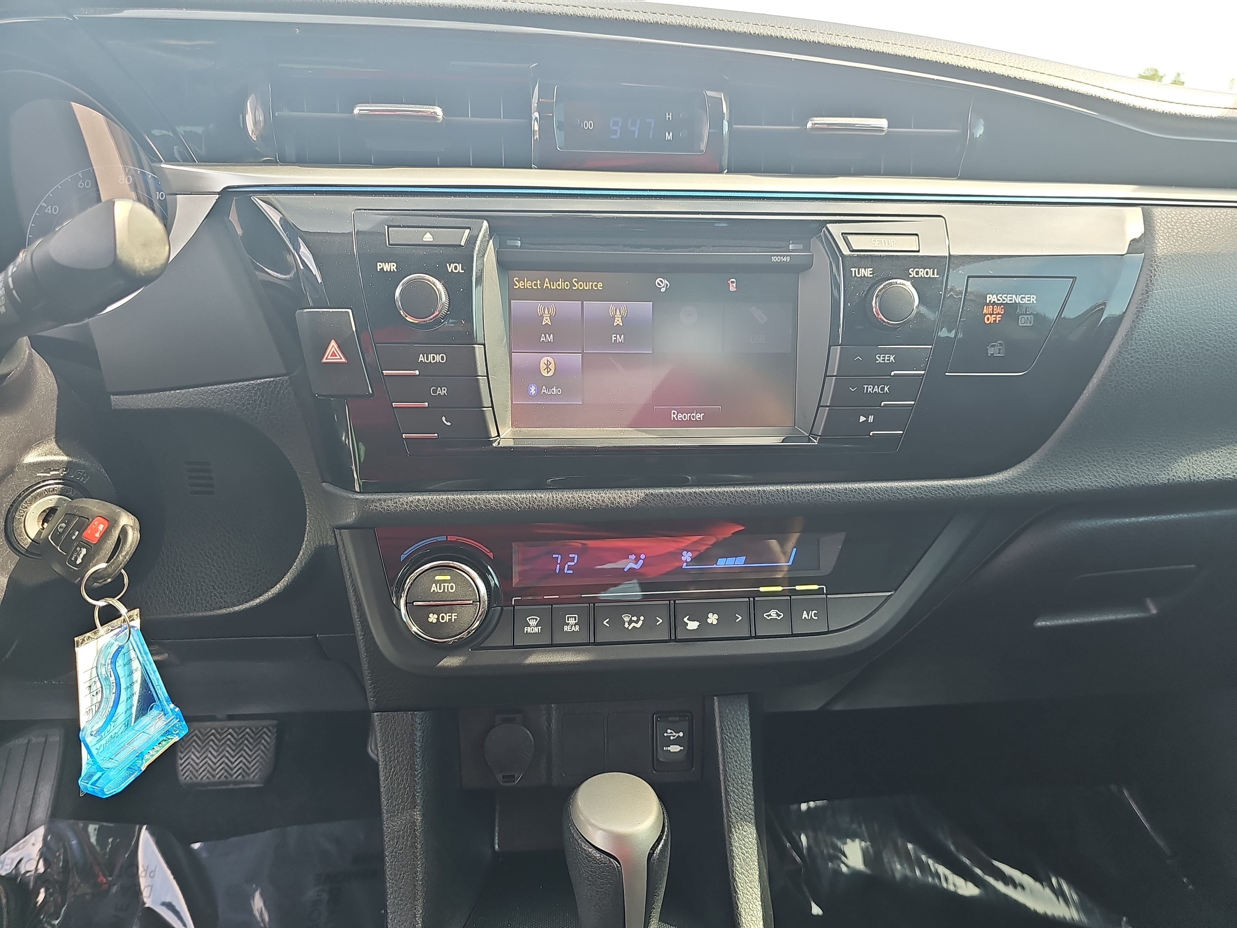 Used 2015 Toyota Corolla S FWD image 19