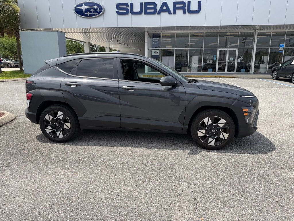 Used 2024 Hyundai Kona SEL FWD image 2