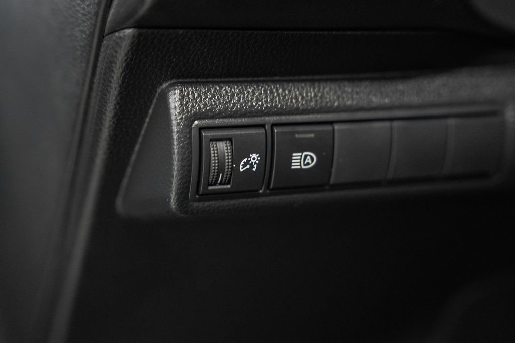 Used 2025 Toyota Corolla LE w/ LE Premium Package FWD image 34