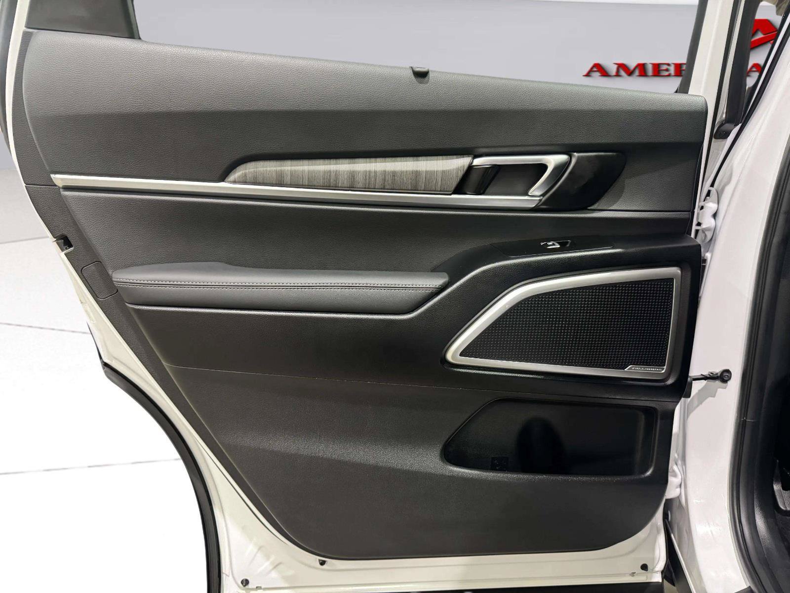 Used 2023 Kia Telluride EX w/ EX Captain's Chair Package FWD image 42