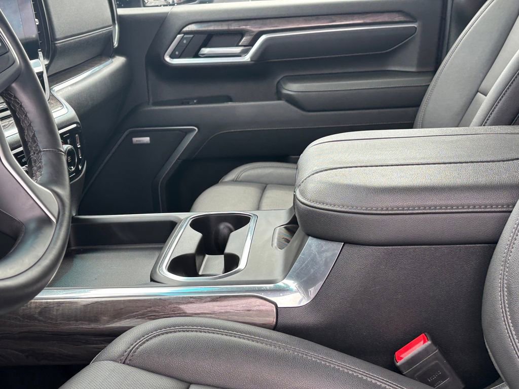 Used 2025 Chevrolet Silverado 2500 LTZ w/ LTZ Convenience Package image 10