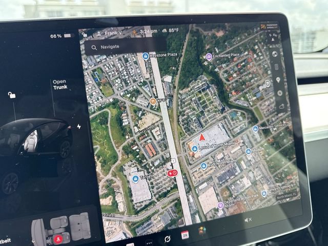 Used 2025 Tesla Model Y Long Range AWD/4WD image 18