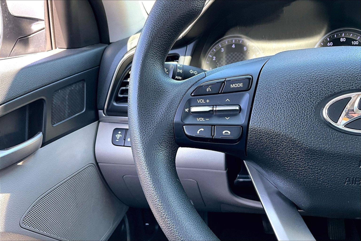 Used 2020 Hyundai Elantra SEL w/ Convenience Package (C2) FWD image 19