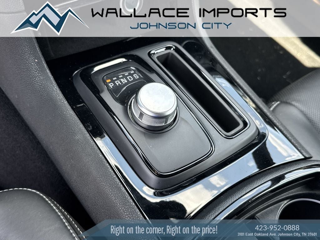Used 2023 Chrysler 300 S w/ Comfort Group RWD image 17