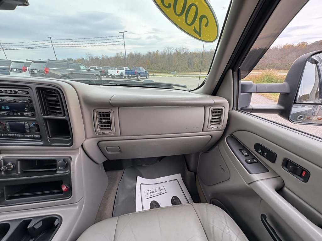 Used 2005 Chevrolet Silverado 3500 LT w/ Heavy-Duty Power Package image 32