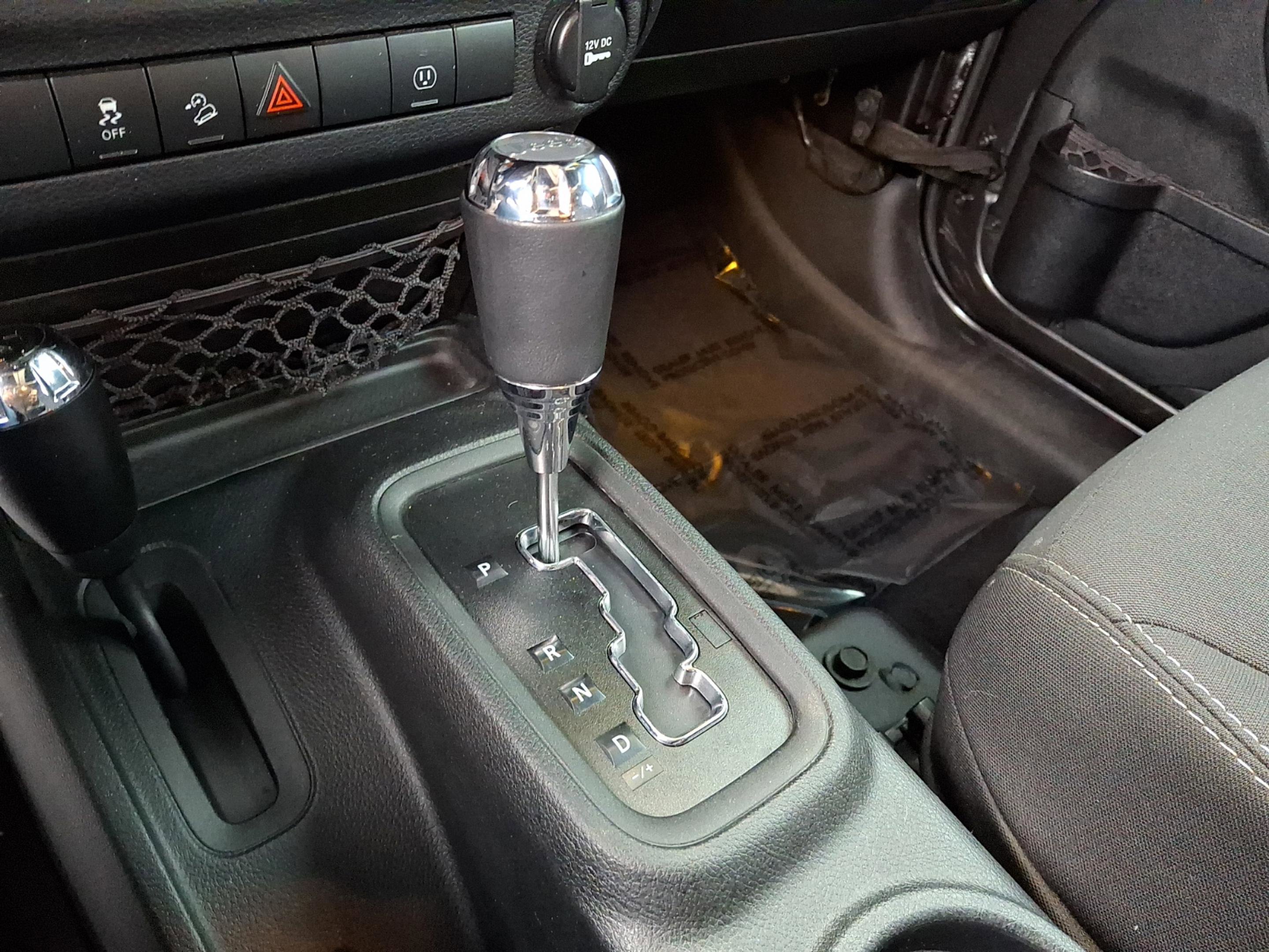 Certified 2017 Jeep Wrangler Unlimited Sahara w/ Connectivity Group image 11