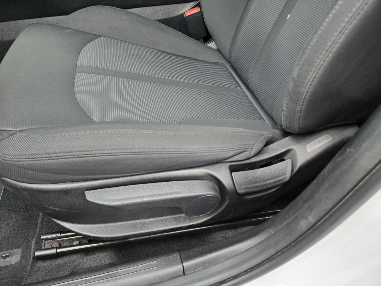 Used 2023 Kia K5 LXS image 27