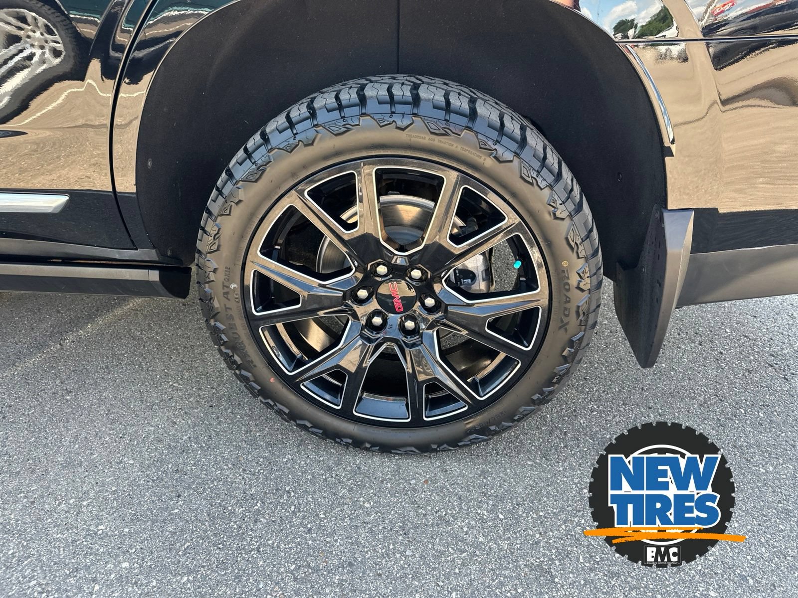 Used 2023 GMC Yukon Denali AWD/4WD image 9