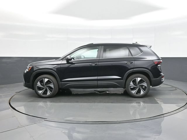 New 2026 Volkswagen Taos SE AWD/4WD image 4