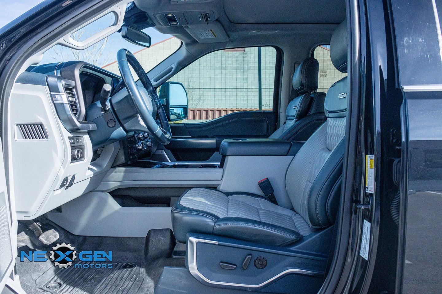 Used 2023 Ford F350 Limited w/ FX4 Off-Road Package image 11