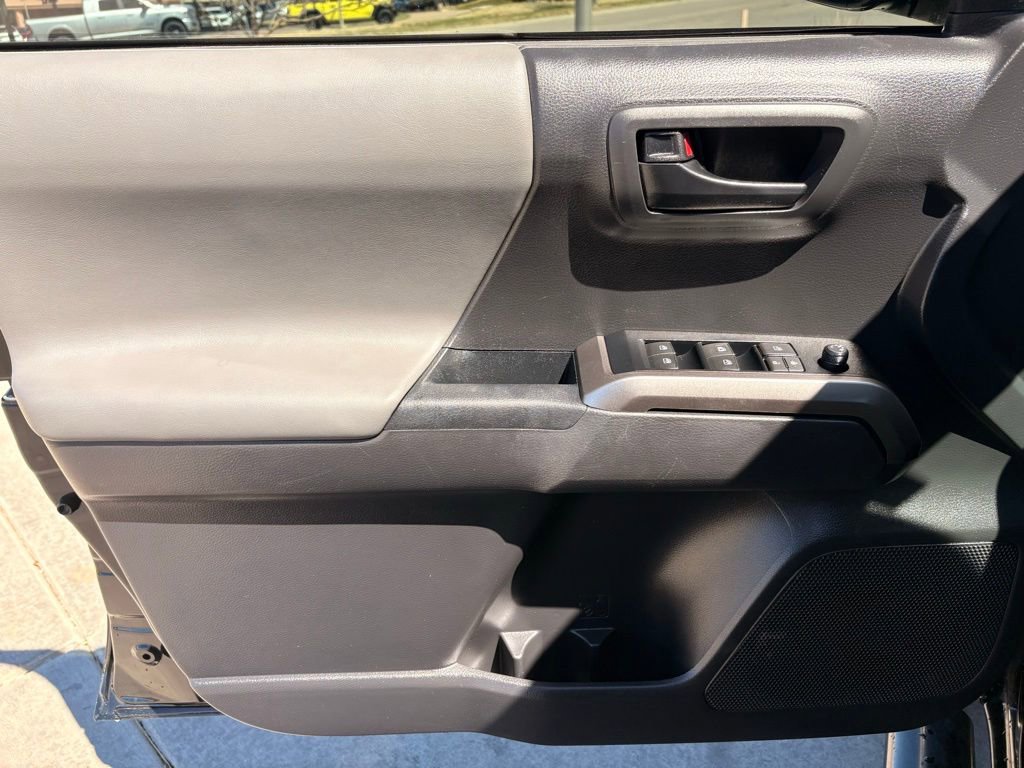 Used 2022 Toyota Tacoma SR5 image 11