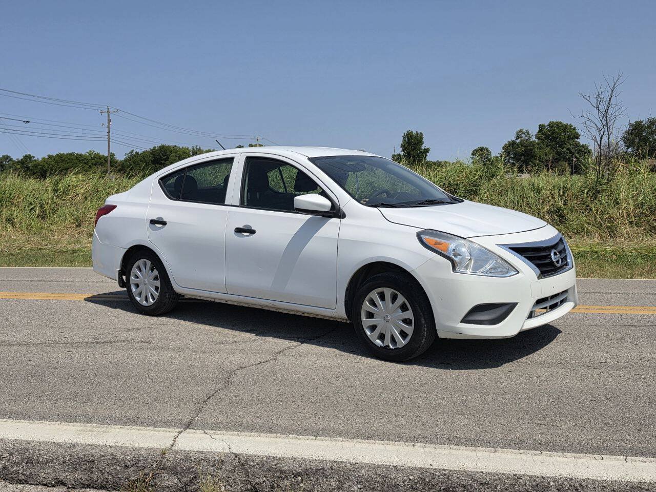 Used 2018 Nissan Versa S FWD image 1