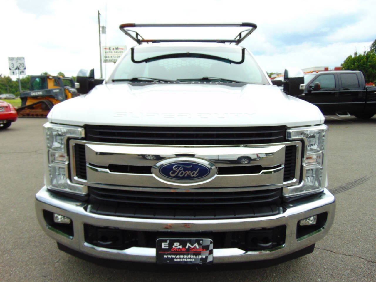 Used 2018 Ford F350 XL w/ Power Equipment Group RWD image 3