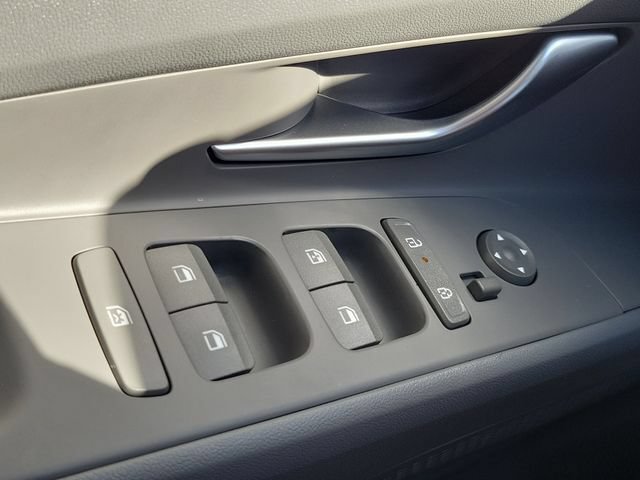 New 2026 Hyundai Elantra Sport FWD image 17