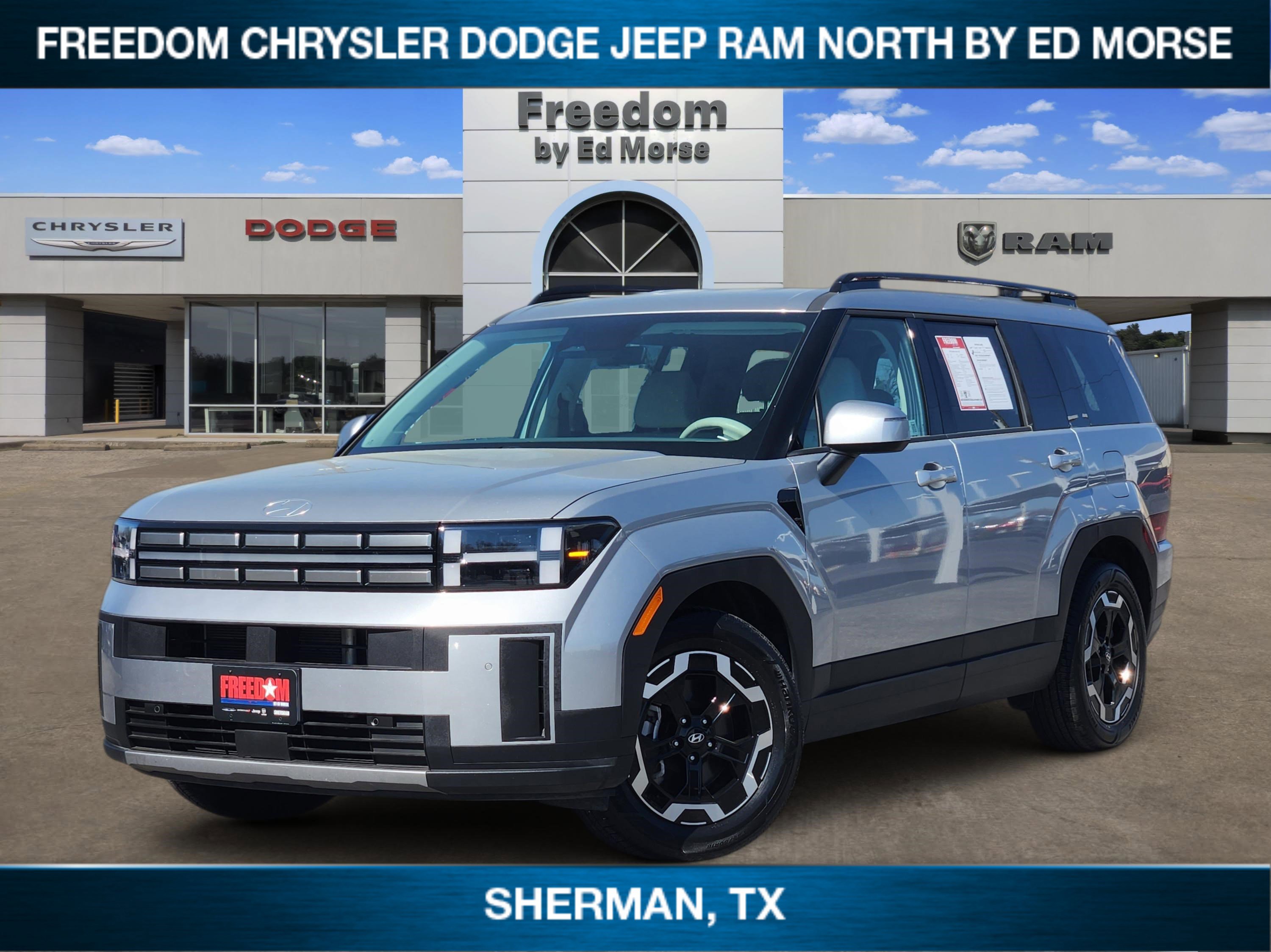 Used 2025 Hyundai Santa Fe SEL image 1